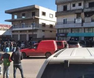 محتجز الرهائن داخل مصرف فى العاصمة بيروت يسلم نفسه للشرطة اللبنانية