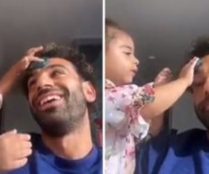 محمد صلاح يشارك ابنته كيان لحظات مميزة بعد الفوز على نيوكاسل.. فيديو