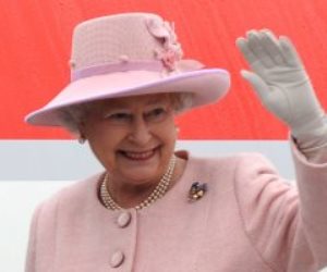 الحكومة البريطانية تعلن : دقيقة صمت على مستوى البلاد الأحد المقبل تكريما للملكة إليزابيث الثانية