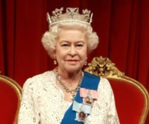 سفير بريطانيا بالقاهرة ينعي الملكة إليزابيث: أعظم دبلوماسيينا