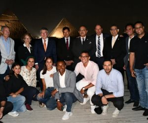 وزير الرياضة يصطحب رئيس الأولمبية الدولية في جولة سياحية بمنطقة الأهرامات