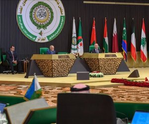 لقاءات رئاسية في القمة العربية.. توافق مصري جزائري على صون وحدة وسيادة ليبيا