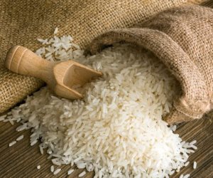 «التموين» تسمح لسلاسل تجارية ببيع كيلو الأرز بنسبة 3% كسر بـ16.5 جنيه