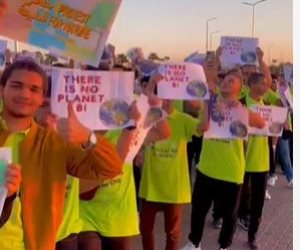 جامعة الملك سلمان تشارك في مسيرة لدعم العدالة المناخية (صور)