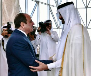 الرئيس السيسي يصل الدوحة لحضور افتتاح كأس العالم.. والأمير القطري في استقباله