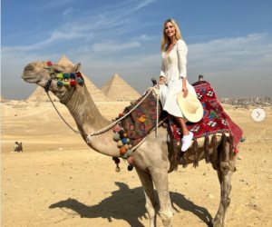 إيفانكا ترامب تنشر صورا من الأهرامات بصحبة عائلتها خلال زيارتها إلى مصر
