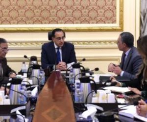 رئيس الوزراء يتابع مع رئيس هيئة الاستثمار خطط الترويج للفرص الاستثمارية بمصر