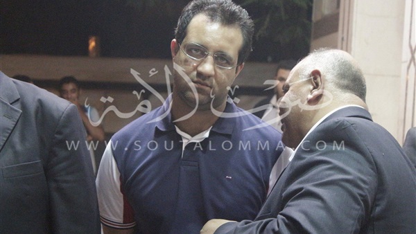 أحمد مرتضى يسب «عضو الوايت نايتس» في عزاء نجل زادة