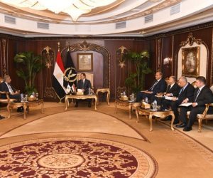 لمناقشة دعم الأمن العربي.. وزير الداخلية يستقبل محمد بن على كومان 