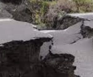 طوارئ بالسلفادور بعد تسجيل 200 زلزال وتضرر المنازل بسبب الانهيارات
