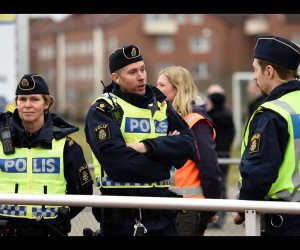 إدانات دولية وعربية لإحراق أحد المتطرفين المصحف الشريف في السويد 