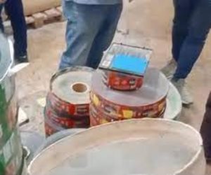 صدمة عند المواطنين بعد ضبط مصنع لإنتاج مشروب قهوة شهير من بودرة السيراميك