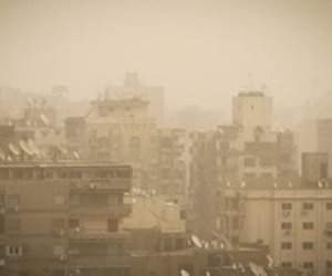 رياح مثيرة للرمال تضرب القاهرة الكبرى.. والأتربة تغطى المناطق المكشوفة