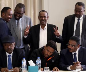 توقيع وثيقة التوافق السياسي بين القوى المشاركة في الحوار السوداني بالقاهرة