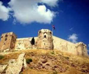 حجم الأضرار بـ قلعة غازي عنتاب بعد زلزال تركيا المدمر (صور)