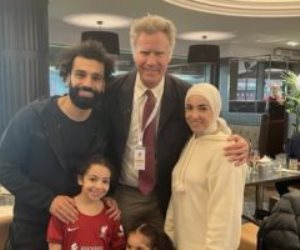 محمد صلاح وعائلته فى صور جديدة مع الممثل الأمريكي ويل فيريل