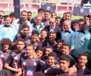 الرئيس السيسي يلتقي الأطفال المشاركين في برنامج "كابيتانو مصر" ويلتقط معهم صورة تذكارية