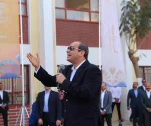 الرئيس السيس يشكر أهالى قرية المعصرة بالمنيا: "شكرا على كلامكم الحلو"