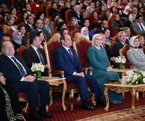 بدء فعاليات حفل تكريم المرأة المصرية بحضور الرئيس السيسي والسيدة قرينته