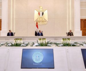 الرئيس السيسى يجتمع بالحكومة فى العاصمة الإدارية الجديدة ويبحث خطة الانتقال