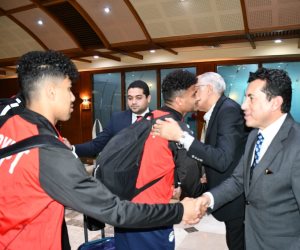 وزير الرياضة يستقبل المنتخب الأوليمبى بمطار القاهرة بعد التأهل إلى كأس الأمم الإفريقية 