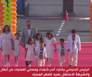 الرئيس السيسي يشاهد فيلما تسجيليا بعنوان «العيدية في مصر»