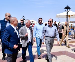 الرئيس السيسى يجرى جولة تفقدية فى مدينة الجلالة.. صور