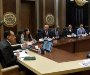رئيس الوزراء يوجه بسرعة تسكين العمارات بديل العشوائيات بمدينة العبور الجديدة