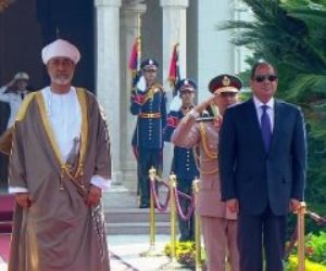مراسم استقبال رسمية لسلطان عمان لدي وصوله إلى قصر الاتحادية