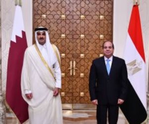 الرئيس السيسي وأمير قطر يؤكدان أهمية العمل لاحتواء الأوضاع الإنسانية بالسودان