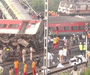 مقتل 300 وإصابة نحو 850 في حادث تصادم قطاري ركاب بالهند