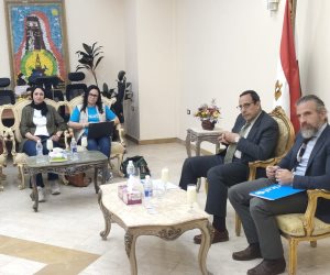 محافظ شمال سيناء يلتقي ممثل منظمة "يونسيف" في مصر 