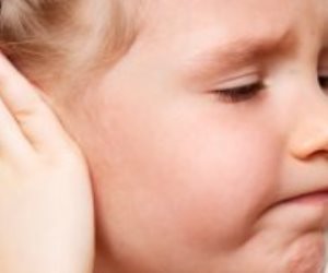 عدوى الأذن عند الأطفال.. الأسباب و 6 طرق لعلاجها في المنزل