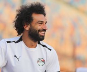 محمد صلاح يحتفل مع المنتخب المصري بعيد ميلاده الـ 31 بعد الفوز على غينيا.. فيديو                     