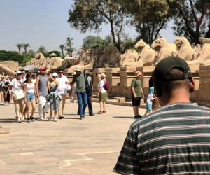 مع أفراد أسرته .. بيب جوارديولا يزور معابد الكرنك والأقصر خلال رحلته السياحية بمصر.. صور