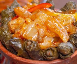 تعرف على طريقة عمل طاجن الكوارع بورق العنب