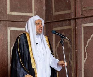الأمين العام لرابطة العالم الإسلامي يُلقي خطبة الجمعة ويؤم المصلين في الجامع الكبير في نيودلهي