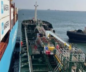 إنجاز عالمي لقناة السويس.. نجاح أول عملية تموين سفينة حاويات بالميثانول الأخضر