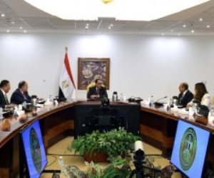 رئيس الوزراء يتابع جهود تطوير شركة "مصر للطيران"