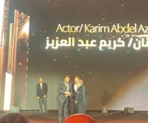كريم عبد العزيز أول المكرمين من جوائز Starscrapers Awards فى مهرجان الدراما