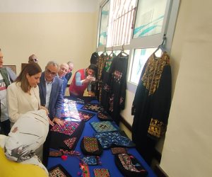 وزيرة الثقافة تتفقد ورش الفنون التشكيلية والخرز والكوريشية بالشيخ زويد بشمال سيناء (صور)