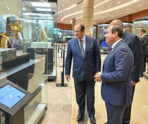 الرئيس السيسي يتفقد النماذج الأثرية المصرية ضمن المعروضات التاريخية والثقافية للدول المشاركة في قمة مجموعة العشرين بنيودلهي