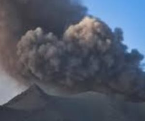 طوارئ 60 يوما في بيرو بسبب انفجار بركان أوبيناس (فيديو)