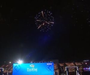 الألعاب النارية تزين سماء ستاد قناة السويس عقب تكريم الرئيس السيسي للأوائل