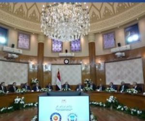 الرئيس السيسي يستمع لشرح رئيس جامعة الإسكندرية عن ربط البحث العلمى بالصناعة