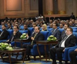 الرئيس السيسي يشاهد فيلما تسجيليا عن إنجازات قطاع الري خلال مؤتمر حكاية وطن