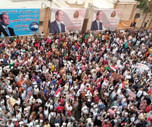 احتشاد عشرات الآلاف بميدان "بالاس" وسط مدينة المنيا لدعم الرئيس السيسي