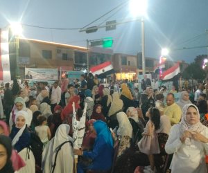 آلاف المواطنين بالوادي الجديد يحتشدون لمطالبة السيسي بالترشح للرئاسة.. صور