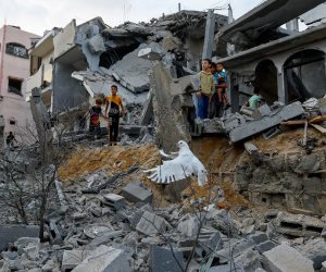 القاهرة الإخبارية: الزوارق الحربية الإسرائيلية تقـصف الآن جنوب قطاع غزة