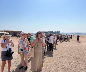 وصول 8000 سائح أجنبي في فوج سياحي لمزار معبد أبو سمبل.. (صور)